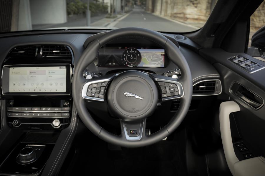 Панель приборов Jaguar F-Pace S P380 AWD 2019 года  (AU) (фото 21 из 29)